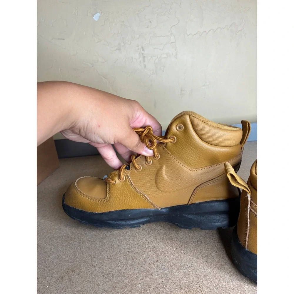 Nike Manoa LTR GS Wheat Brown Leather Boots BQ5371-700 Kids Size 5Y